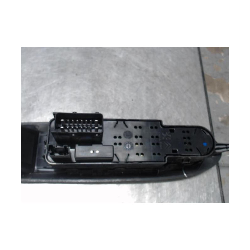 Interrupteur de leve vitre avant gauche CITROEN DS3