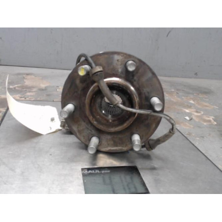 Moyeu avant gauche NISSAN NAVARA 1