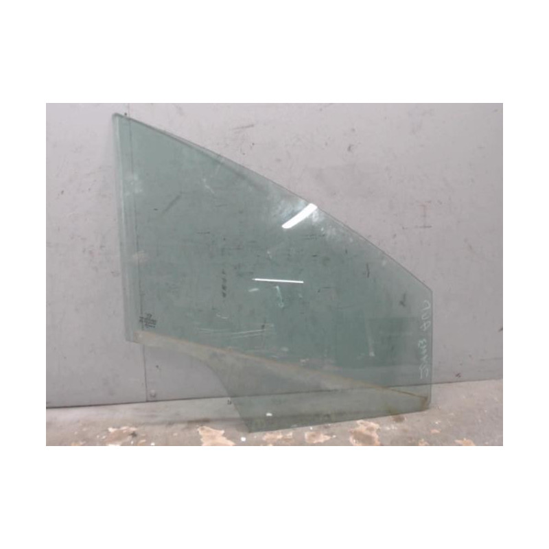 Vitre avant droit PEUGEOT 3008 1