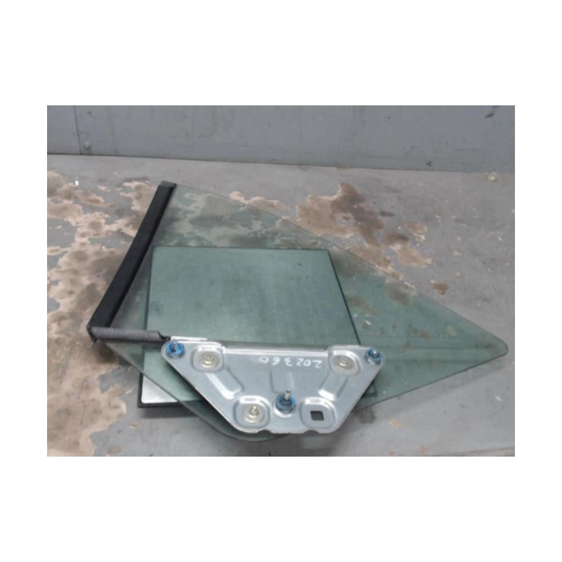 Vitre arriere droit AUDI A4 2