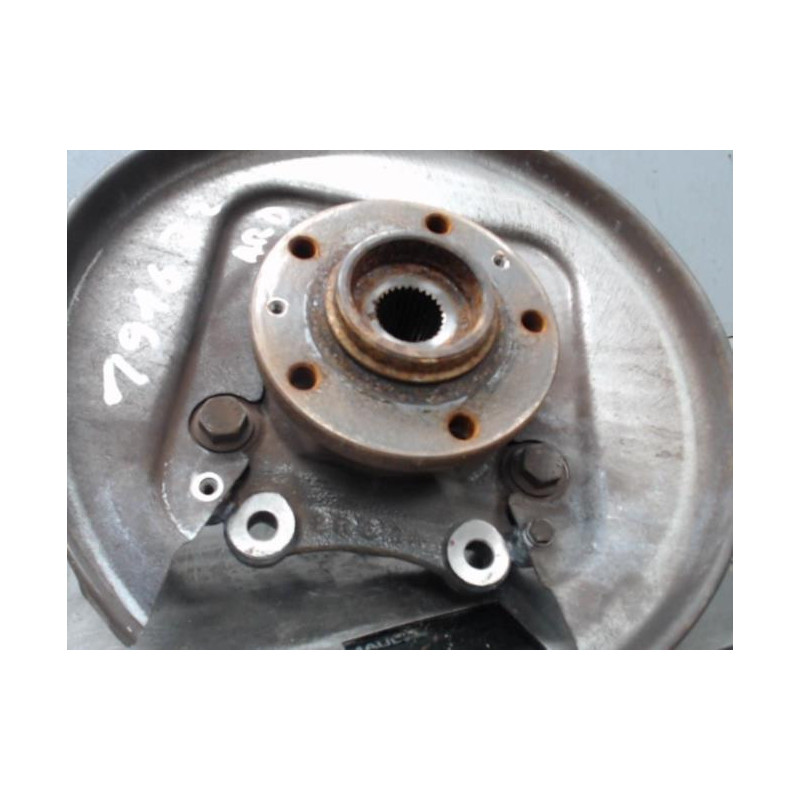 Moyeu arriere droit PEUGEOT 3008 1