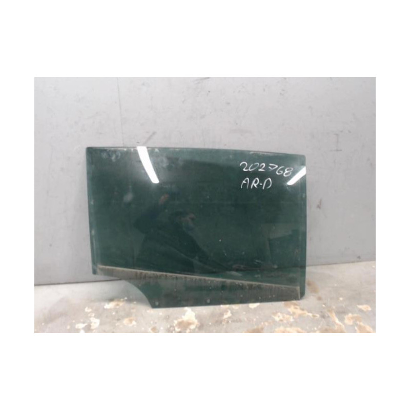 Vitre arriere droit PEUGEOT 3008 1