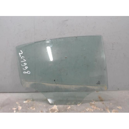Vitre arriere droit PEUGEOT 208 1 Photo n°1