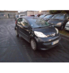 Planche de bord complete PEUGEOT 107 Photo n°9