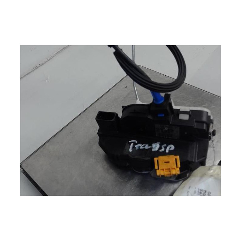 Serrure avant droit OPEL MOKKA 1