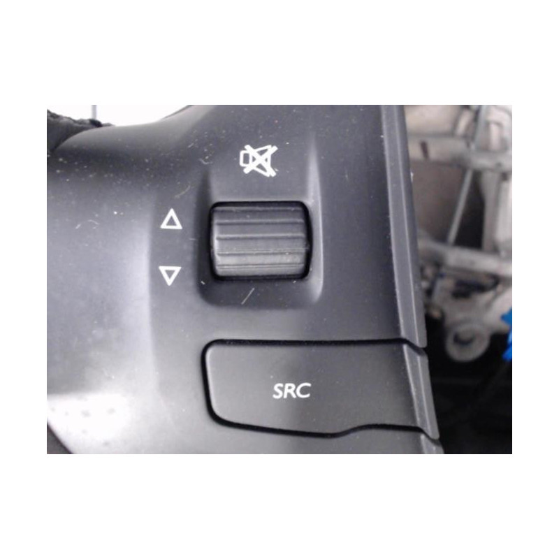 Volant PEUGEOT 2008 1