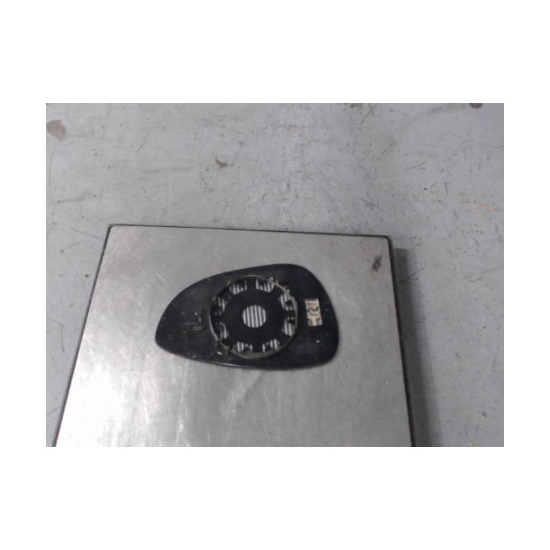 Glace retroviseur gauche FORD FIESTA 6