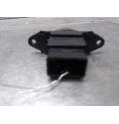 Bouton de warning KIA CARENS 2 Photo n°1