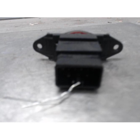 Bouton de warning KIA CARENS 2 Photo n°1