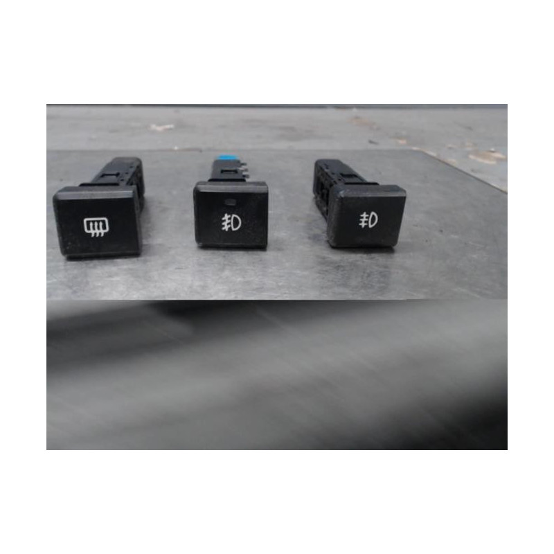 Commande degivrage lunette arriere KIA CARENS 2