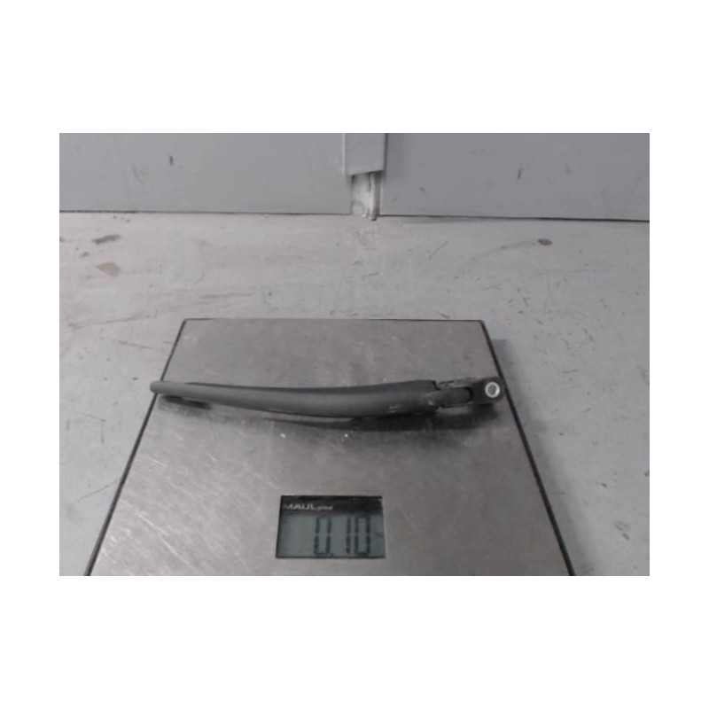 Bras essuie glace arriere PEUGEOT 208 1