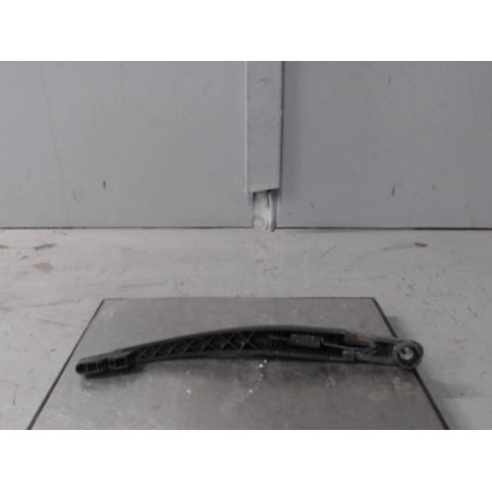 Bras essuie glace arriere PEUGEOT 208 1