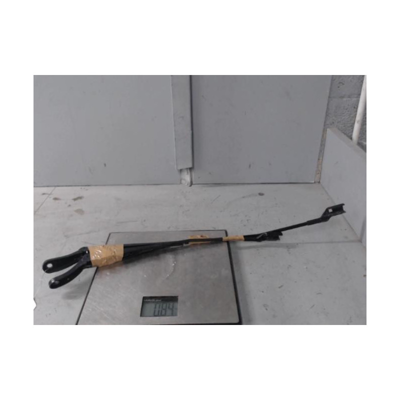 Bras essuie glace avant PEUGEOT 208 1