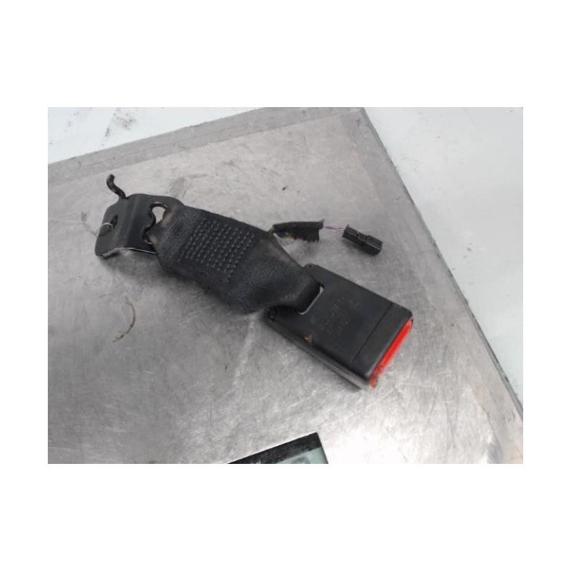 Attache ceinture arriere gauche BMW SERIE 1 F21