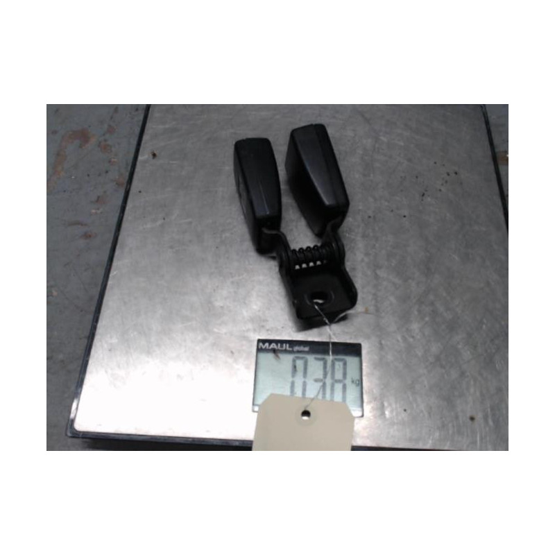 Attache ceinture arriere gauche OPEL ASTRA J