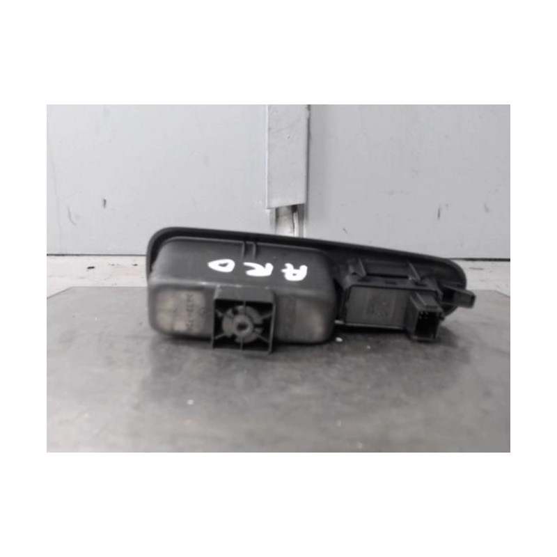 Interrupteur de leve vitre arriere droit PEUGEOT 3008 1
