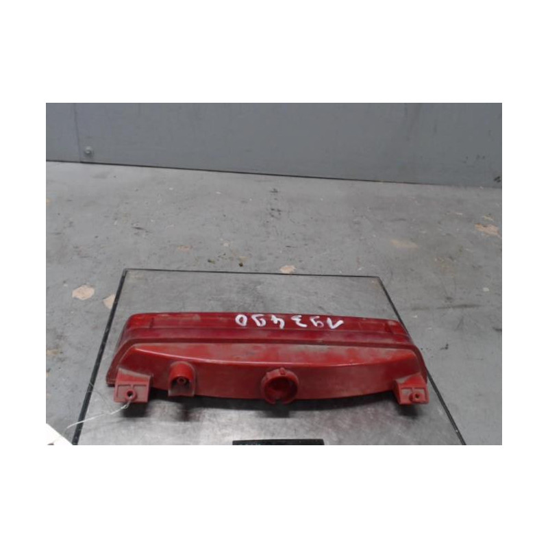 Feu arriere stop central TOYOTA PREVIA 2