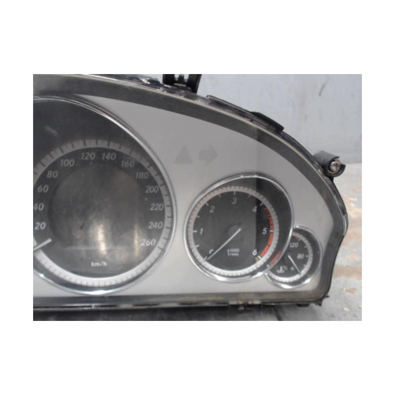 Compteur MERCEDES CLASSE E 207