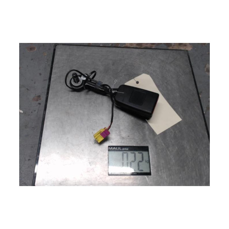 Attache ceinture arriere droit OPEL MERIVA B