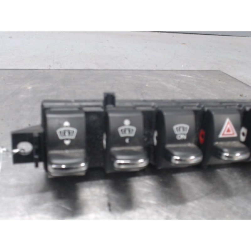 Bouton de warning PEUGEOT 3008 1