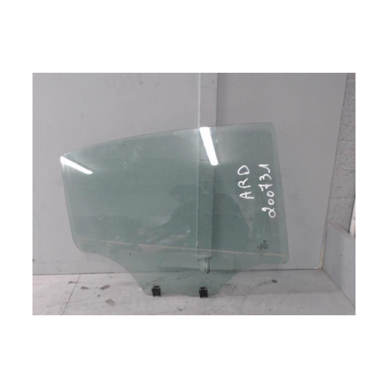 Vitre arriere droit PEUGEOT 208 1