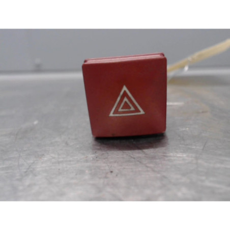 Bouton de warning PEUGEOT 207 Photo n°1