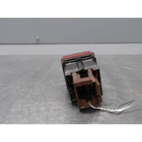 Bouton de warning PEUGEOT 207
