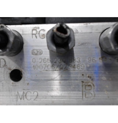 Bloc ABS (freins anti-blocage) PEUGEOT 3008 1 Photo n°4