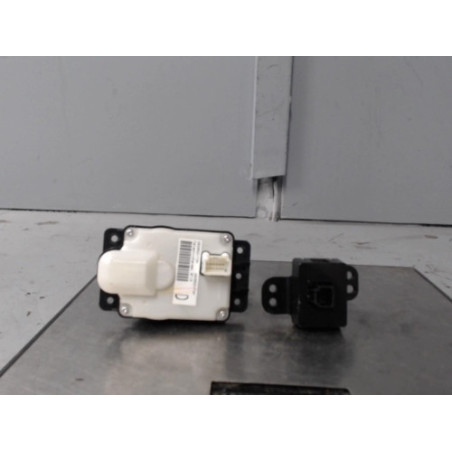 Commande GPS INFINITI Q50 Photo n°1