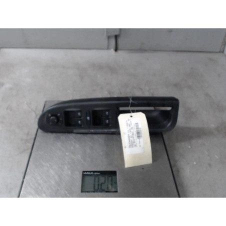 Interrupteur de leve vitre avant gauche VOLKSWAGEN PASSAT 5 Photo n°1