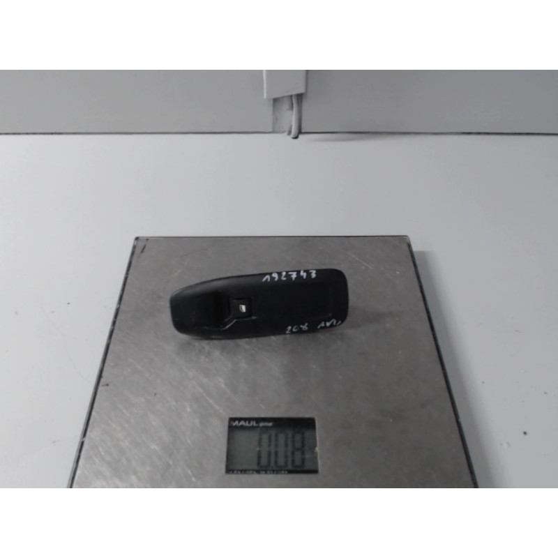 Interrupteur de leve vitre avant droit PEUGEOT 208 1