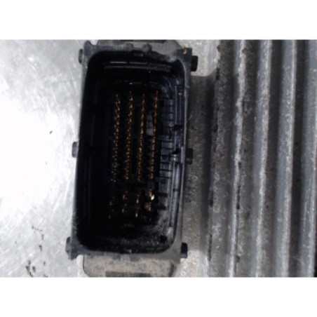 Calculateur moteur OPEL MERIVA A
