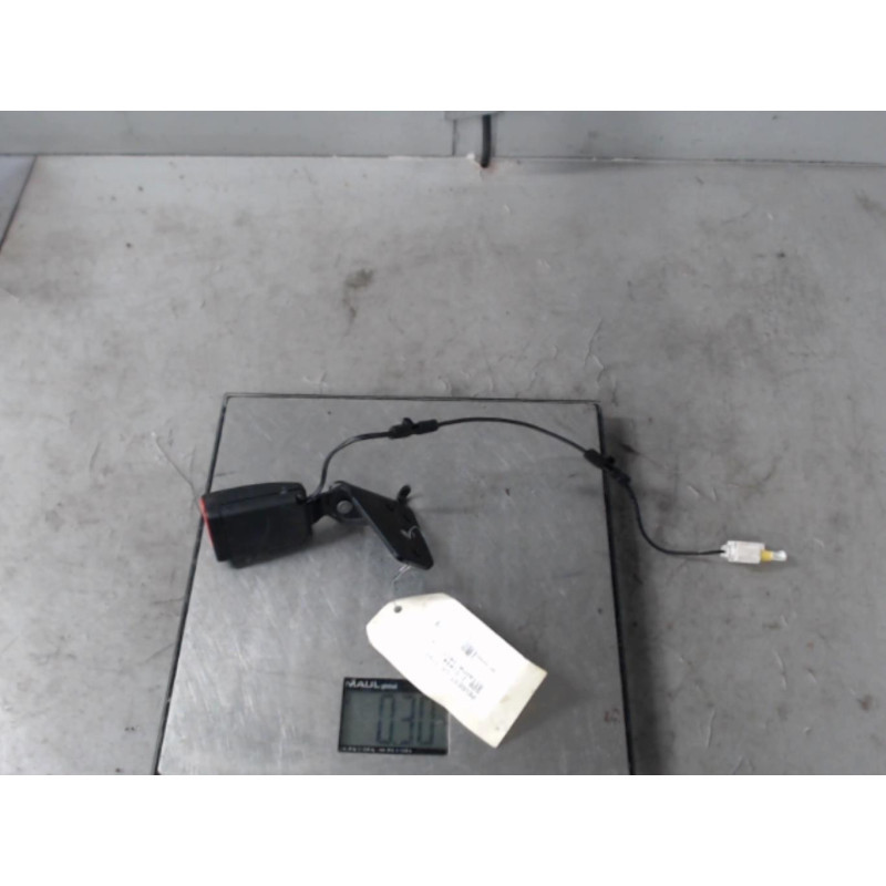 Attache ceinture arriere droit PEUGEOT 508 1