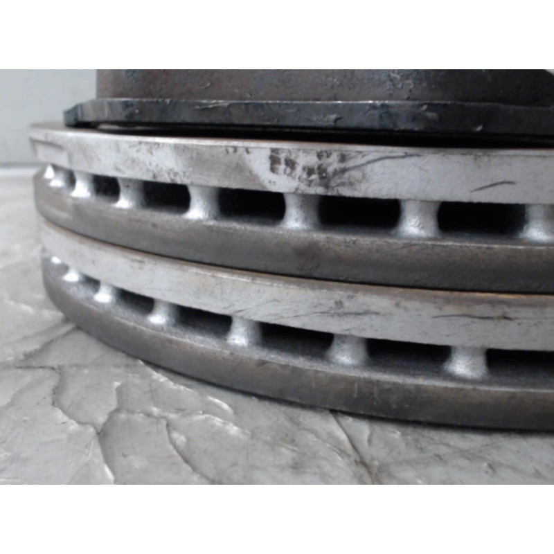 Paire de disques avant (freinage) CITROEN C6