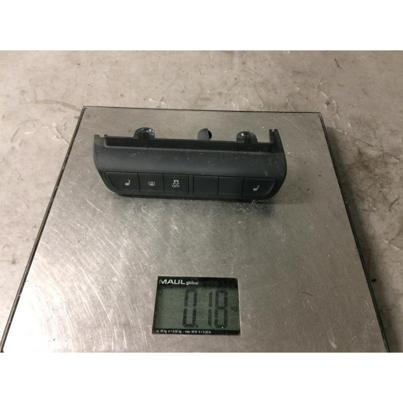 Commande degivrage lunette arriere AUDI A1 1