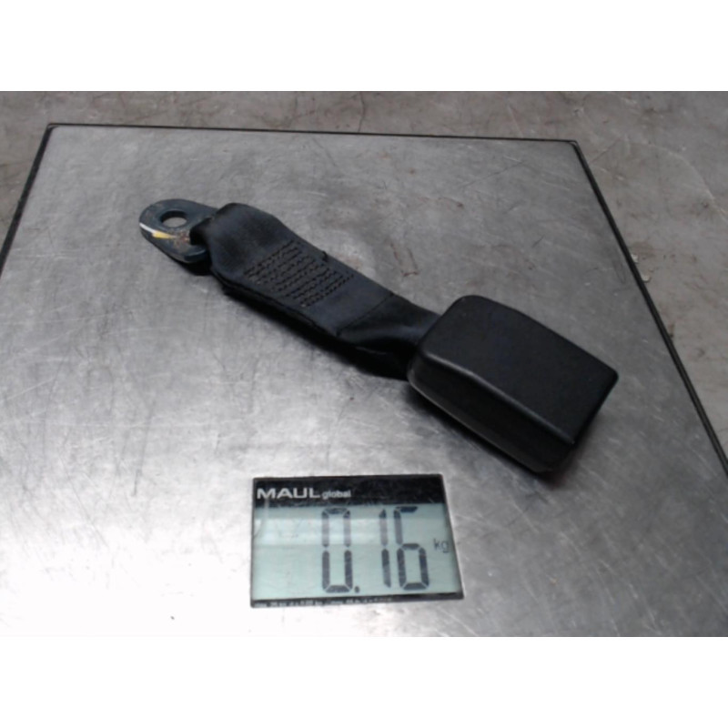 Attache ceinture arriere centrale DACIA SANDERO 1