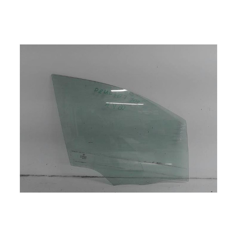 Vitre avant droit PEUGEOT 208 1