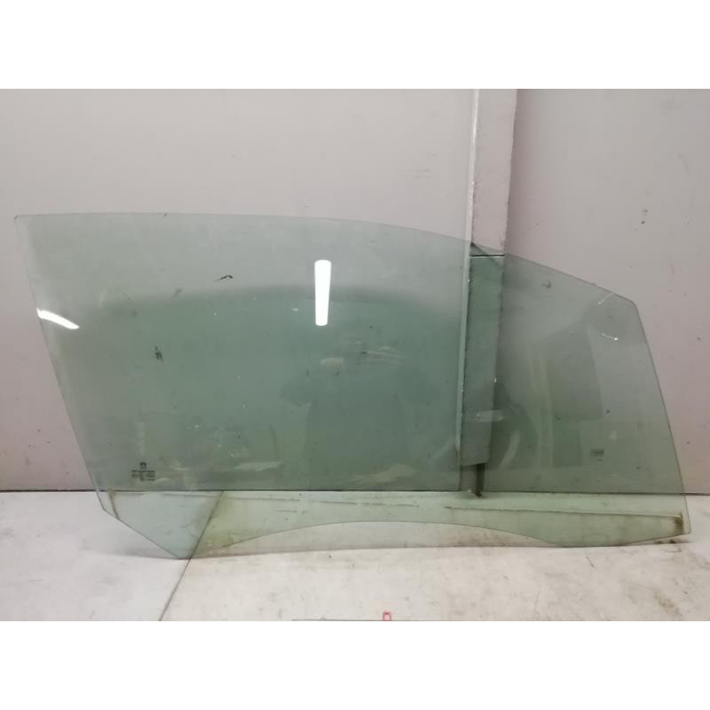 Vitre avant droit PEUGEOT 208 1