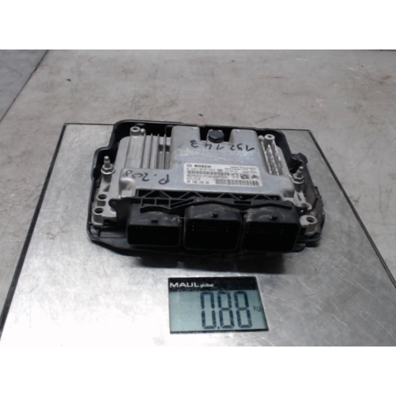 Calculateur moteur PEUGEOT 208 1