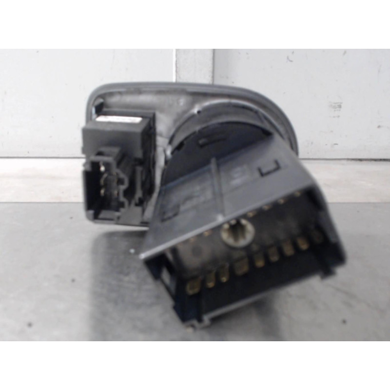 Commande de phare SEAT IBIZA 4