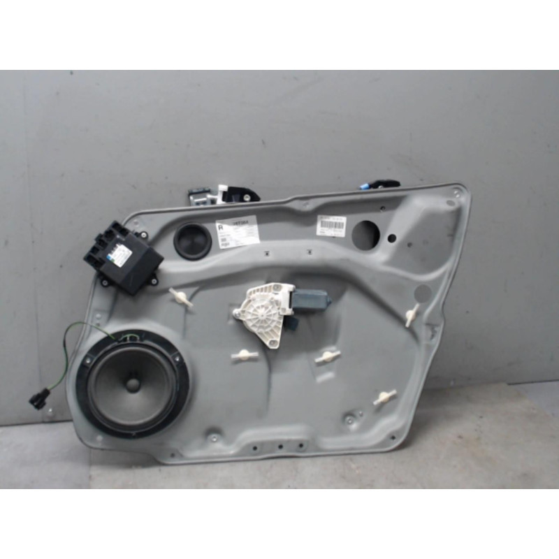 Moteur leve vitre avant droit MERCEDES CLASSE B 245