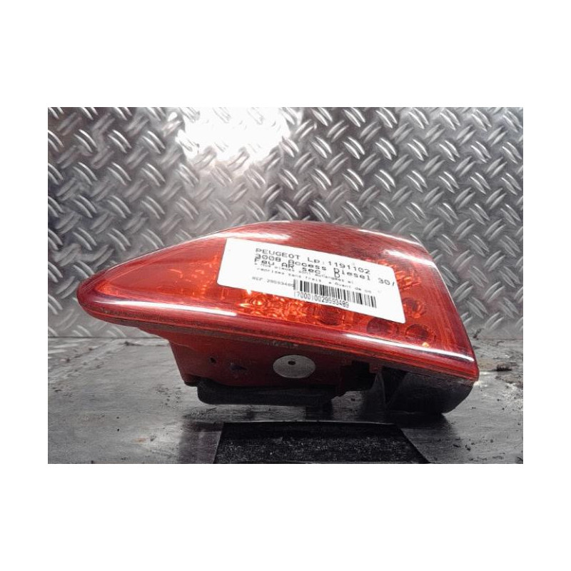 Feu arriere secondaire droit (feux) PEUGEOT 3008 1