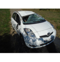 Capot TOYOTA YARIS 2 Photo n°5