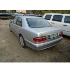 Feu arriere secondaire droit (feux) MERCEDES CLASSE E 210 Photo n°10