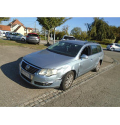 Feu arriere secondaire gauche (feux) VOLKSWAGEN PASSAT 5 Photo n°3