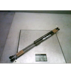 Verin de coffre TOYOTA VERSO Photo n°1