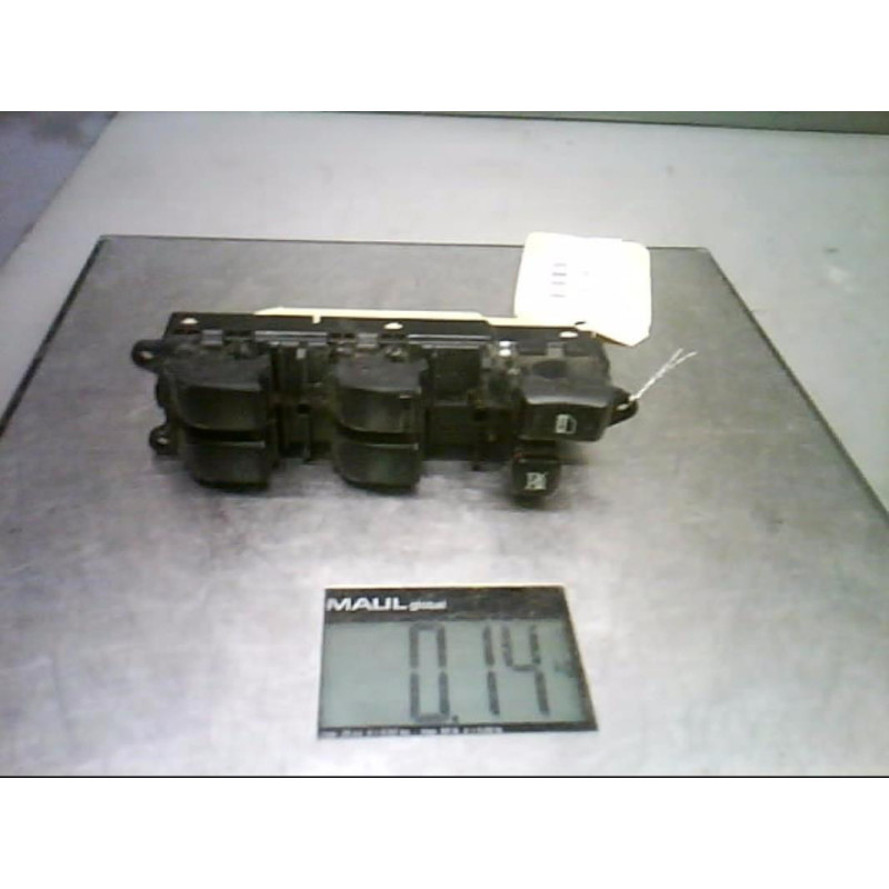 Interrupteur de leve vitre avant gauche TOYOTA COROLLA VERSO 1