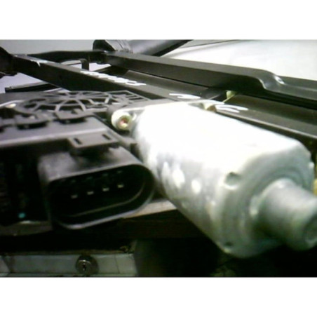 Moteur leve vitre arriere gauche AUDI A6 2 Photo n°1