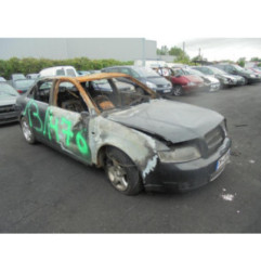 Anti brouillard gauche (feux) AUDI A4 2 Photo n°4