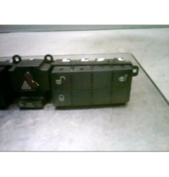 Bouton de warning MERCEDES CLASSE C 203 Photo n°3